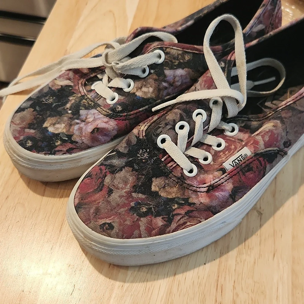 Vans - Picture 5 of 5